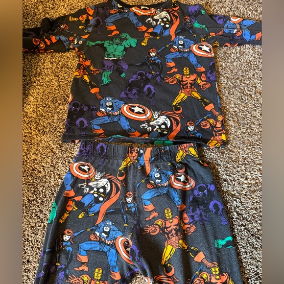 M&S Kids' Marvel Pyjamas - Picture 2 of 3